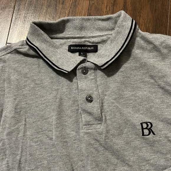 Comfortable and nice top for men by banana republic - Picture 2 of 3